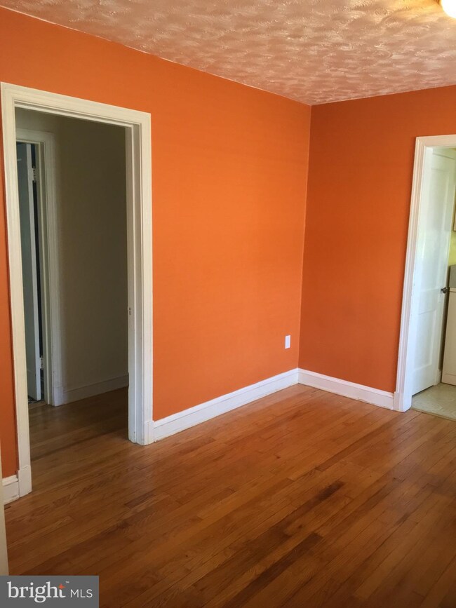 6018 Sheridan St, Riverdale, MD 20737 - photo 7