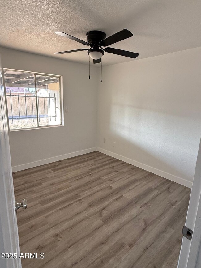 1830 N 54th Ln, Phoenix, AZ 85035 - photo 6