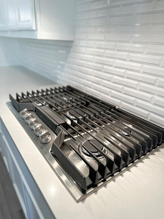 17521 Limoncello Ln, Grangerland, TX 77302 - photo 5