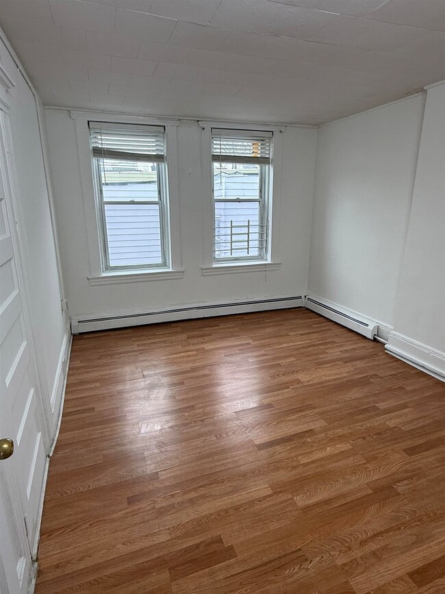 572 W Side Ave unit 2, Jersey City, NJ 07304 - photo 5