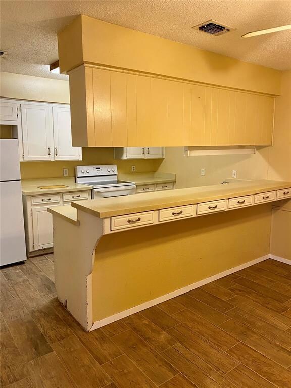 614 Billie Ruth Ln, Hurst, TX 76053 - photo 4