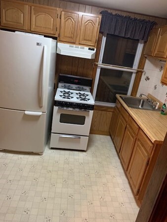 96 Suffolk St unit 2, Fall River, MA 02720 - photo 2