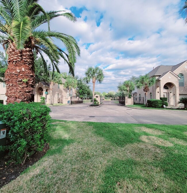Gated entry to residence