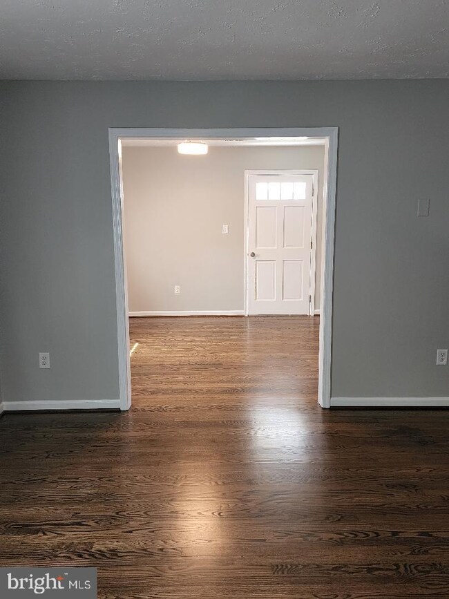 121 W 11th St, Front Royal, VA 22630 - photo 5