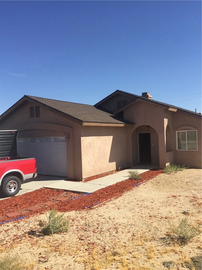 62126 Desert Air Rd, Joshua Tree, CA 92252 - photo 2