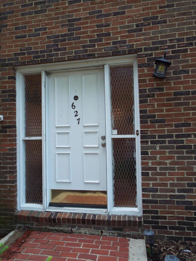 627 Simbury St unit D, Columbus, OH 43228 - photo 2