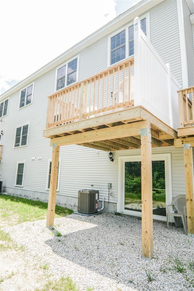 82 Trail Haven Dr, Londonderry, NH 03053 - photo 2