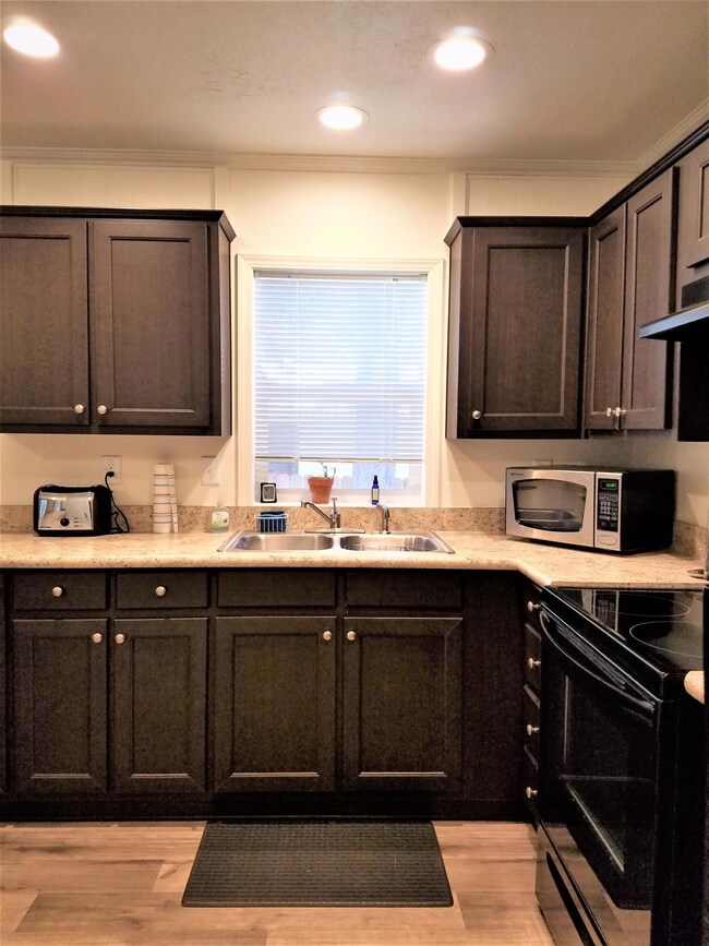 141 SW 15th St unit 14, Bend, OR 97702 - photo 7