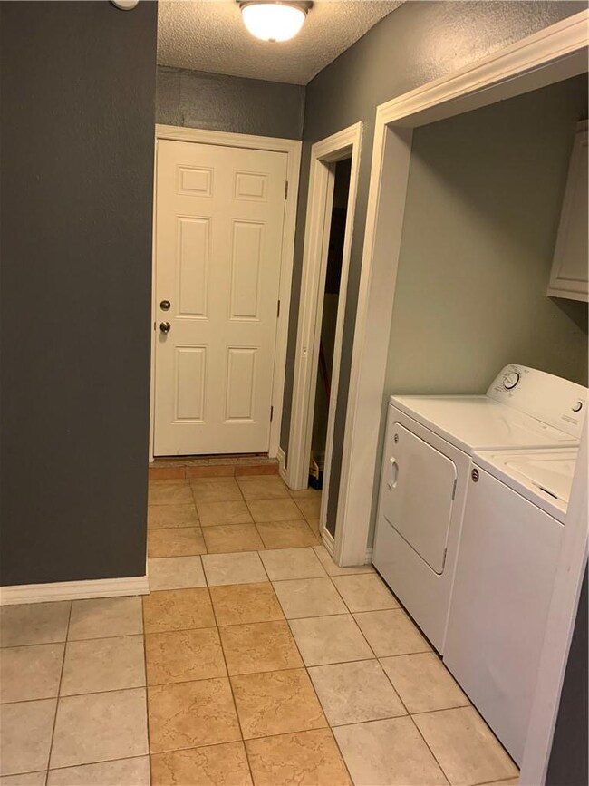 2311 W Alpine Cir, Siloam Springs, AR 72761 - photo 6