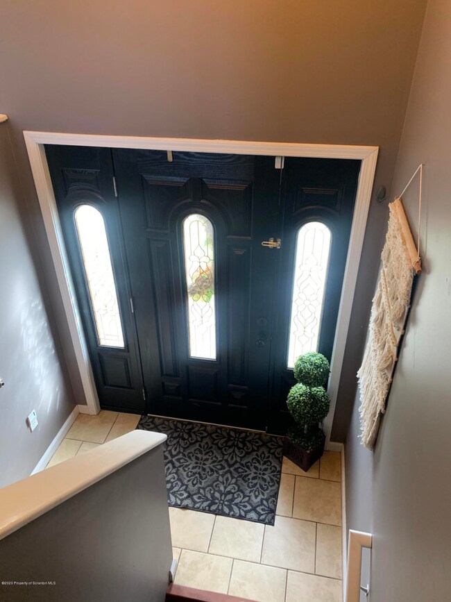 110 Commons Dr, Olyphant, PA 18447 - photo 7