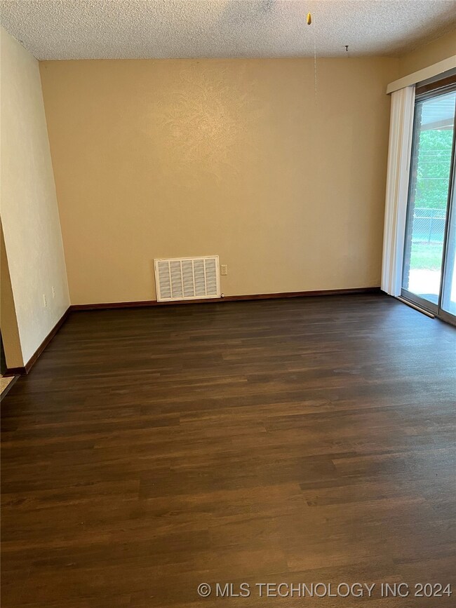 904 W 24th St, Ada, OK 74820 - photo 3