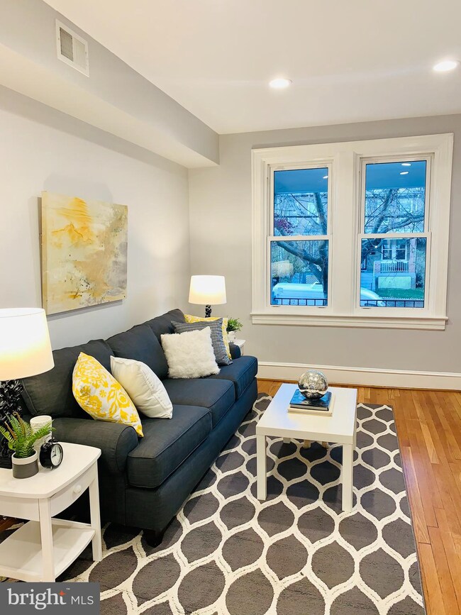 635 Franklin St NE, Washington, DC 20017 - photo 4