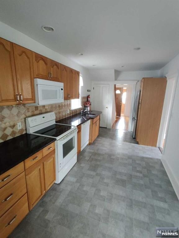 282 N Prospect Ave, Bergenfield, NJ 07621 - photo 6