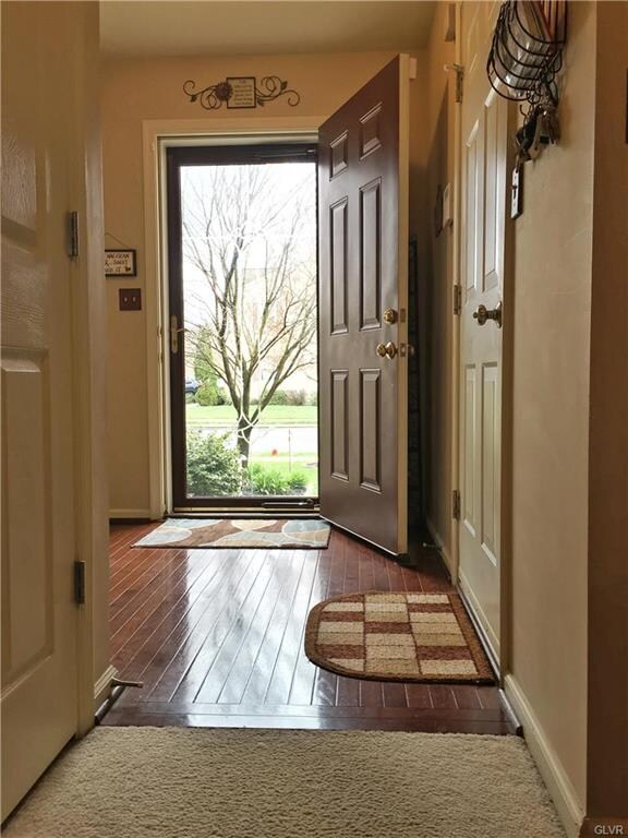 6949 Hunt Dr, Macungie, PA 18062 - photo 2