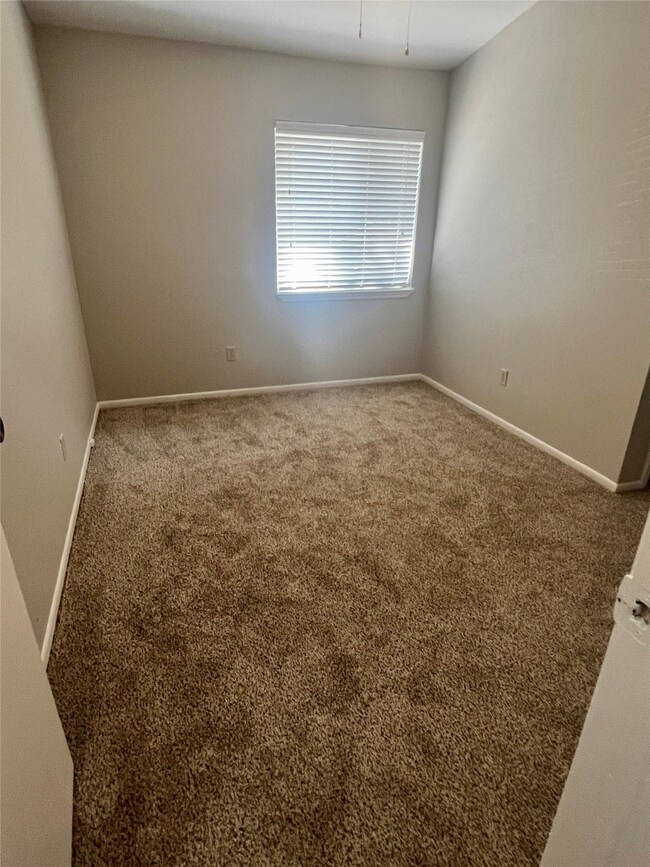 923 Carrell St unit C, Tomball, TX 77375 - photo 5