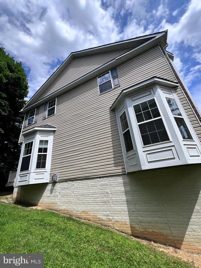 3328 Castle Ridge Cir unit 11, Silver Spring, MD 20904 - photo 2