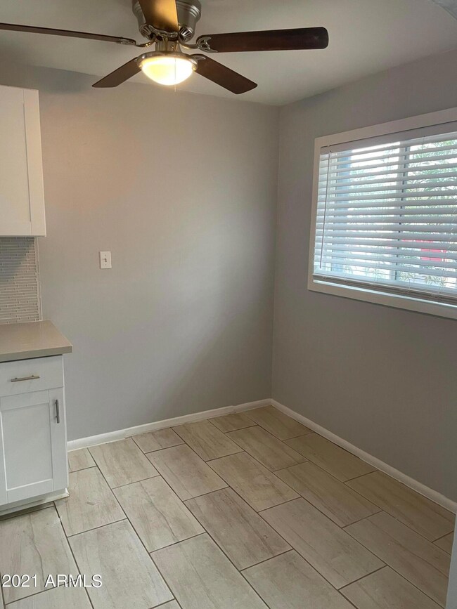 2242 N 29th Place unit 3, Phoenix, AZ 85008 - photo 6