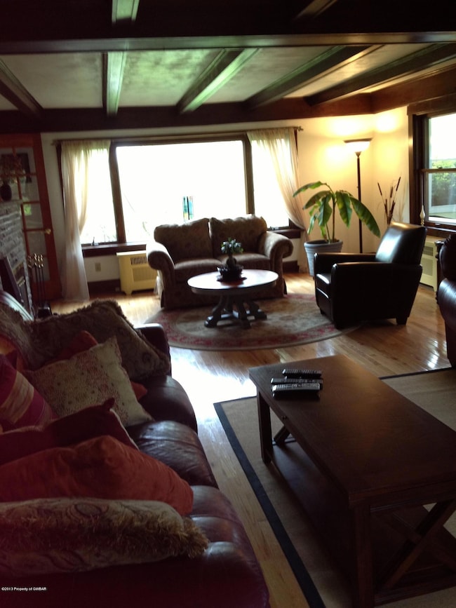 552 S Main Rd, Mountain Top, PA 18707 - photo 2