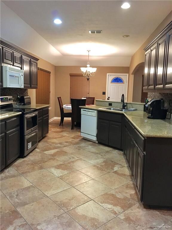 2727 Leslie St, Edinburg, TX 78539 - photo 7