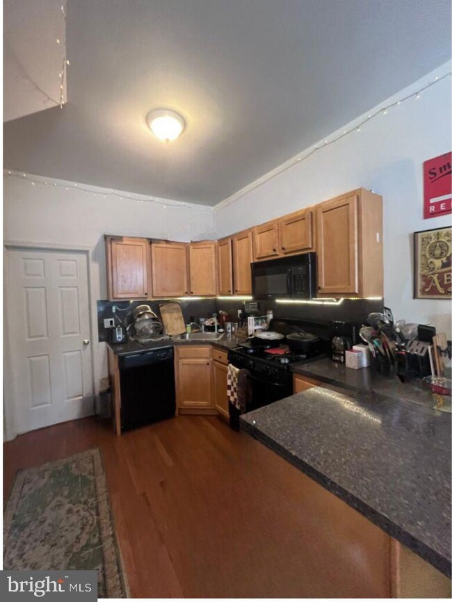 115 Green Ln unit 1, Philadelphia, PA 19127 - photo 4