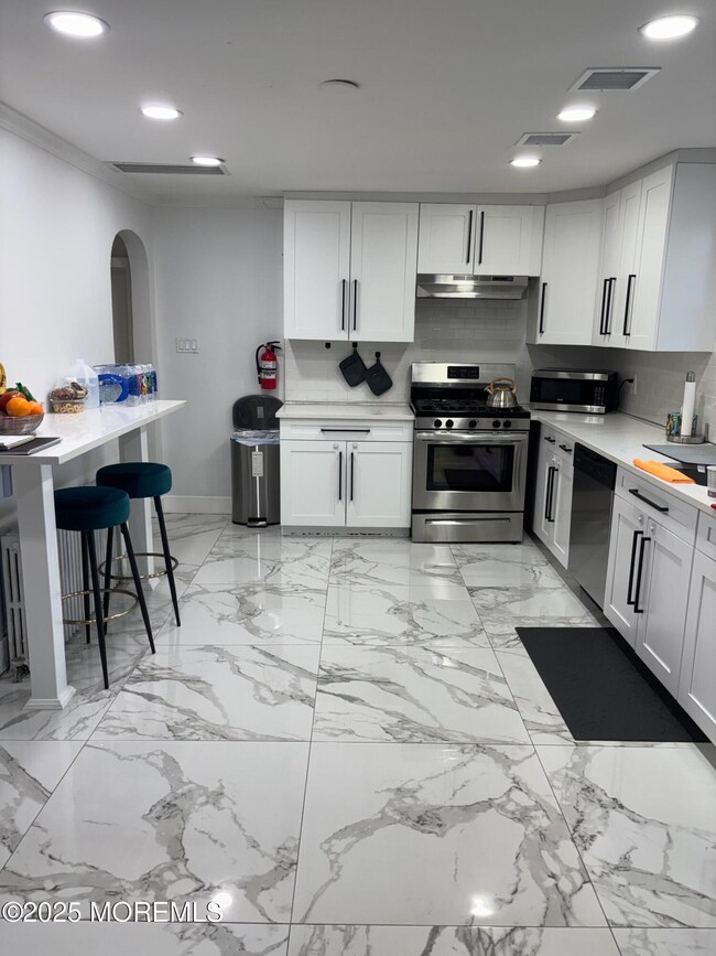 295 Roosevelt Ave, Oakhurst, NJ 07755 - photo 4