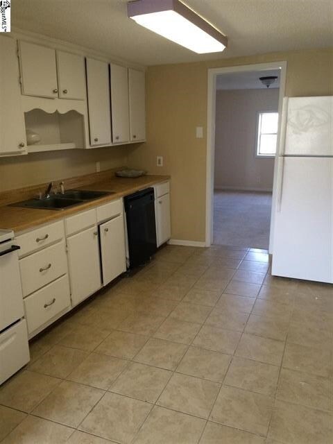 10 W Beattie St, Liberty, SC 29657 - photo 7