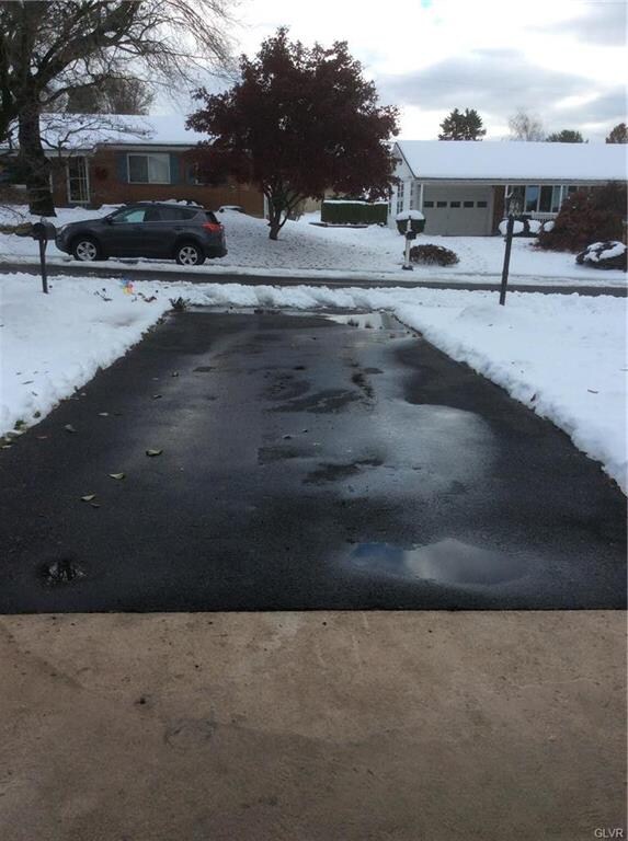 4421 Elm Dr, Allentown, PA 18103 - photo 4