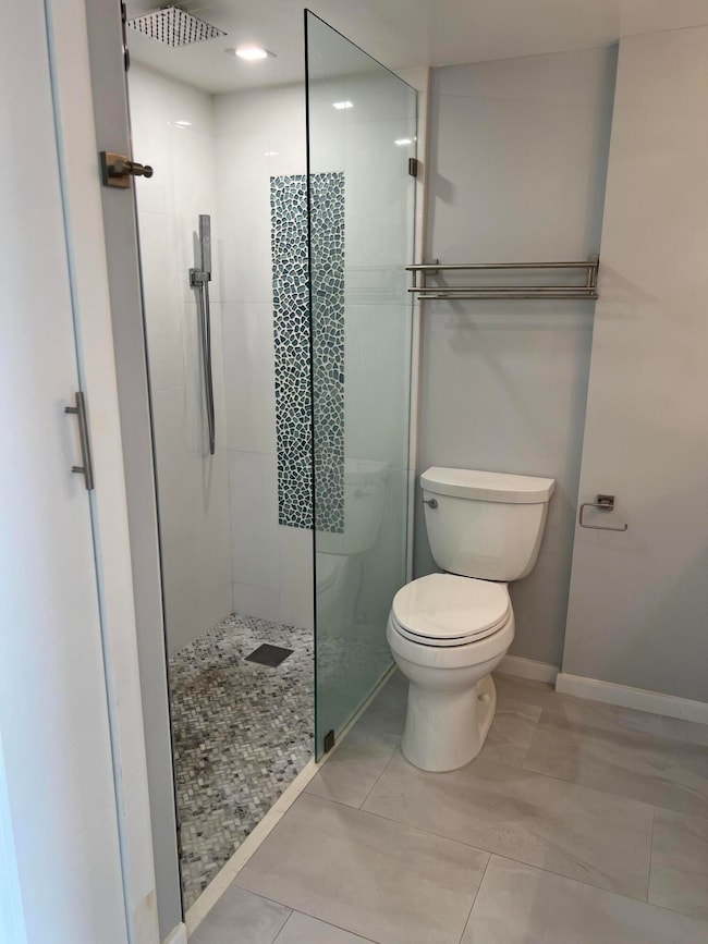 Porcelain tile in bthrm