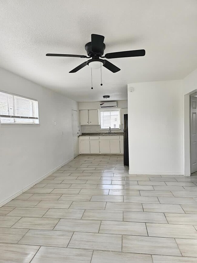 3825 Mount Pleasant St, Houston, TX 77021 - photo 4