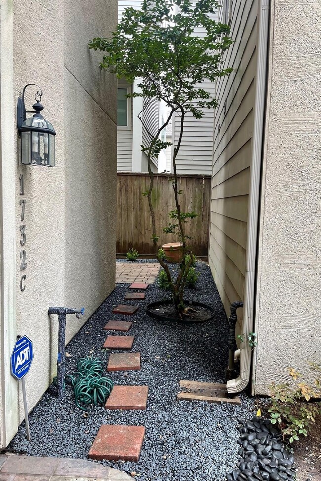 1732 Michigan St unit C, Houston, TX 77006 - photo 7