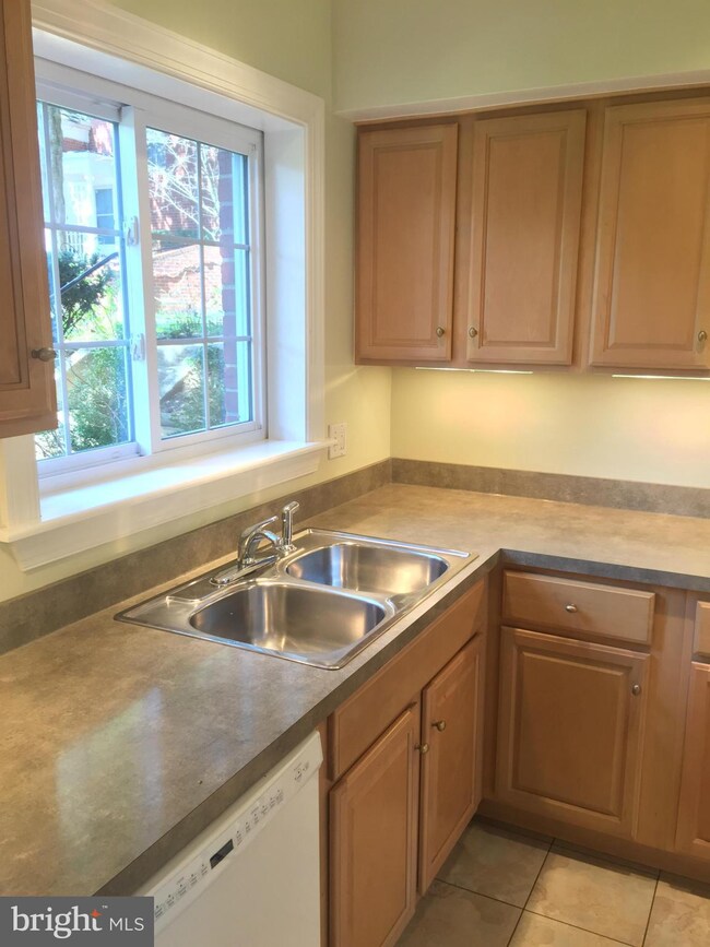 1624 Mount Eagle Place, Alexandria, VA 22302 - photo 5