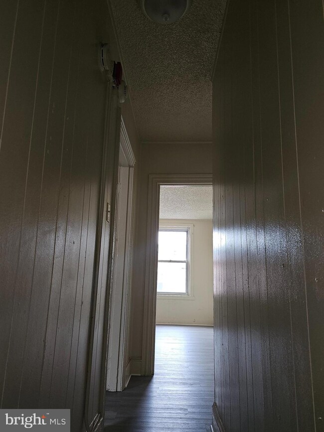 2526 N 5th St unit 3RD FL, Philadelphia, PA 19133 - photo 5