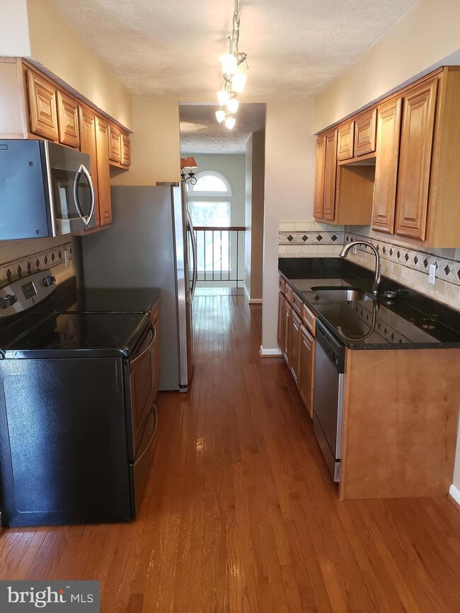 13912 Preacher Chapman Place, Centreville, VA 20121 - photo 3