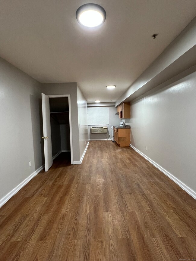 385 Putnam Ave unit 35, Hamden, CT 06517 - photo 4