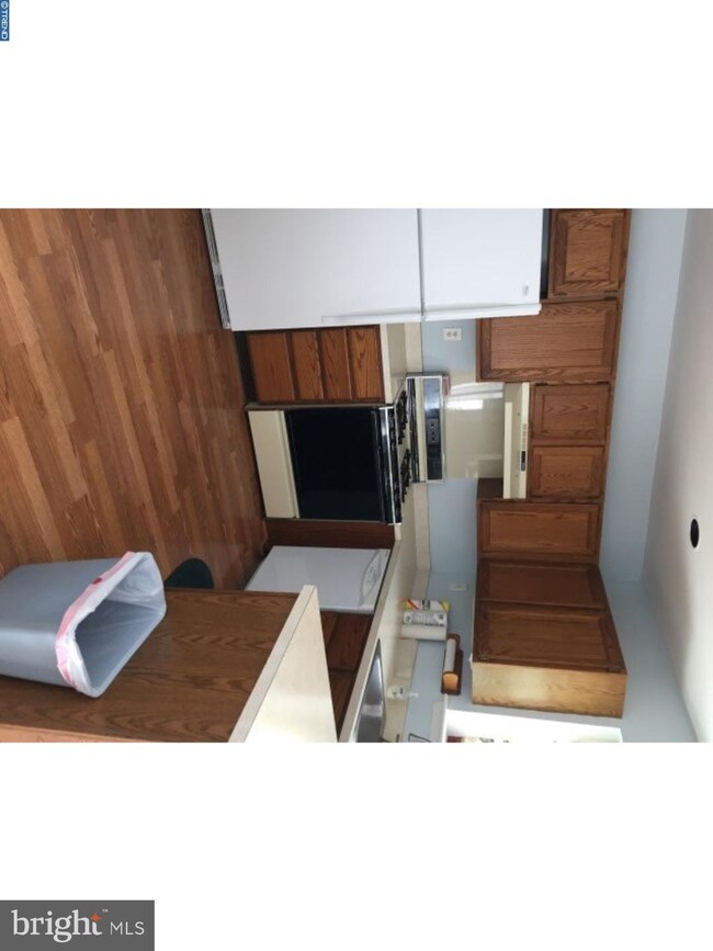 2478 Hillendale Dr, Norristown, PA 19403 - photo 6