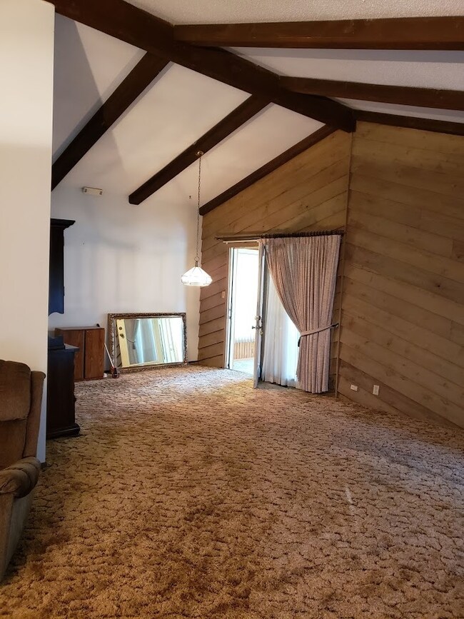 305 W Charter Dr, Muncie, IN 47303 - photo 7