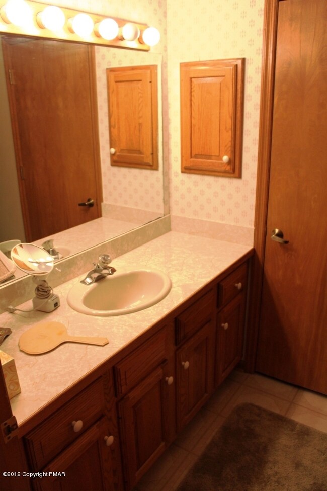 93 Village Dr, Stroudsburg, PA 18360 - photo 3