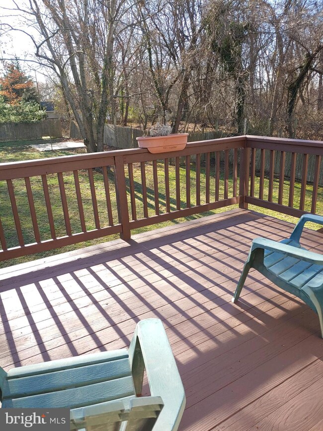 9575 Cissell Ave, Laurel, MD 20723 - photo 4