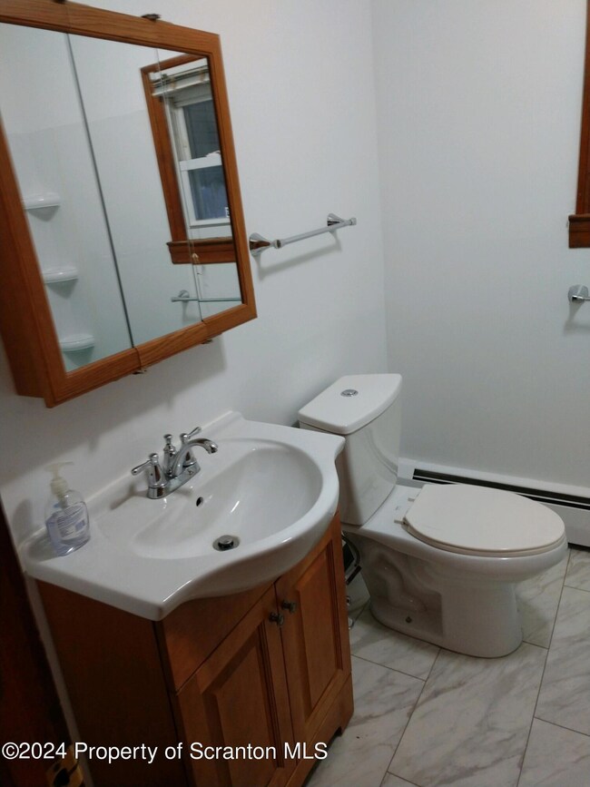 1357NMainAve2ndFlrbathvanity