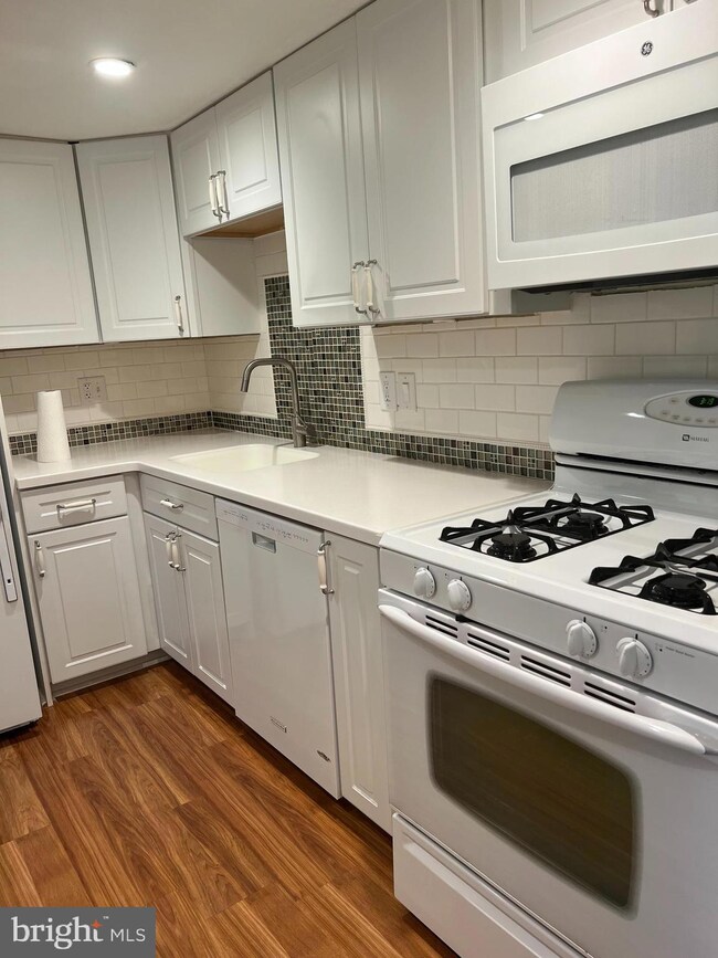 140 Old Forge Crossing, Devon, PA 19333 - photo 6