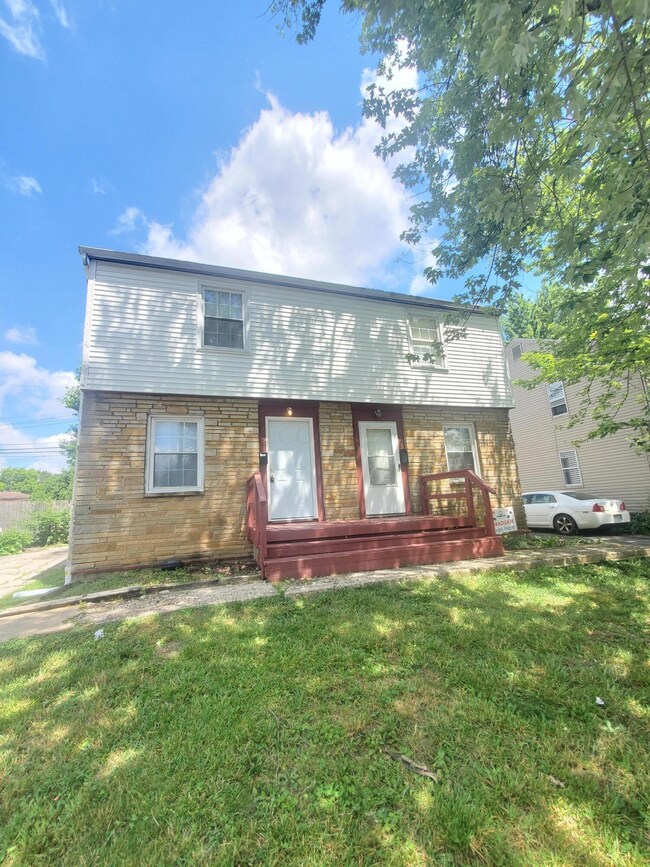 2768-2770 Vanderberg Ave, Columbus, OH 43204 - photo 2