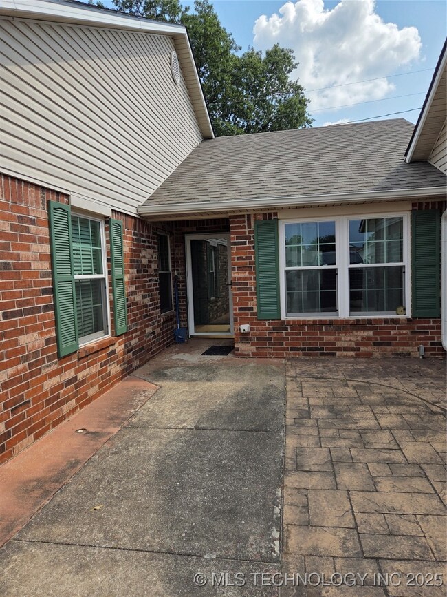 1449 W Evergreen Ln, Claremore, OK 74017 - photo 3