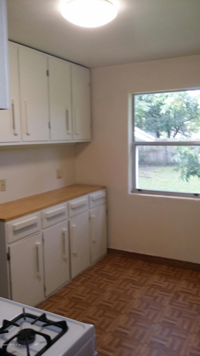 5204 Dugdale Rd, Jacksonville, FL 32210 - photo 3