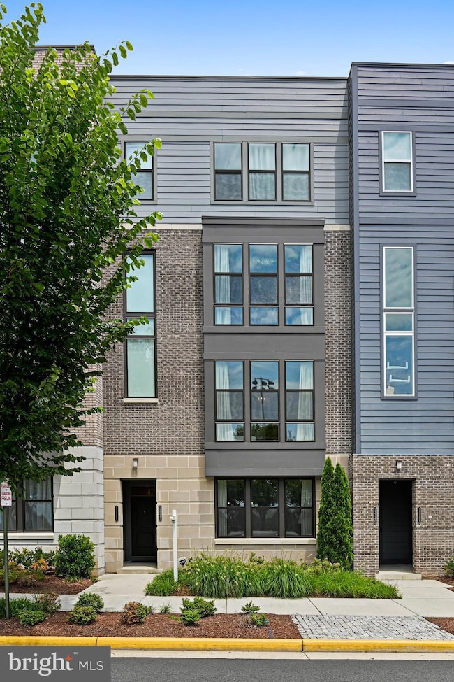 13342 Arrowbrook Centre Dr unit 108, Herndon, VA 20171 - photo 4