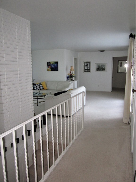 17 Brentwood Dr, Holden, MA 01520 - photo 4