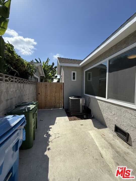 1506 W 54th St, Los Angeles, CA 90062 - photo 3