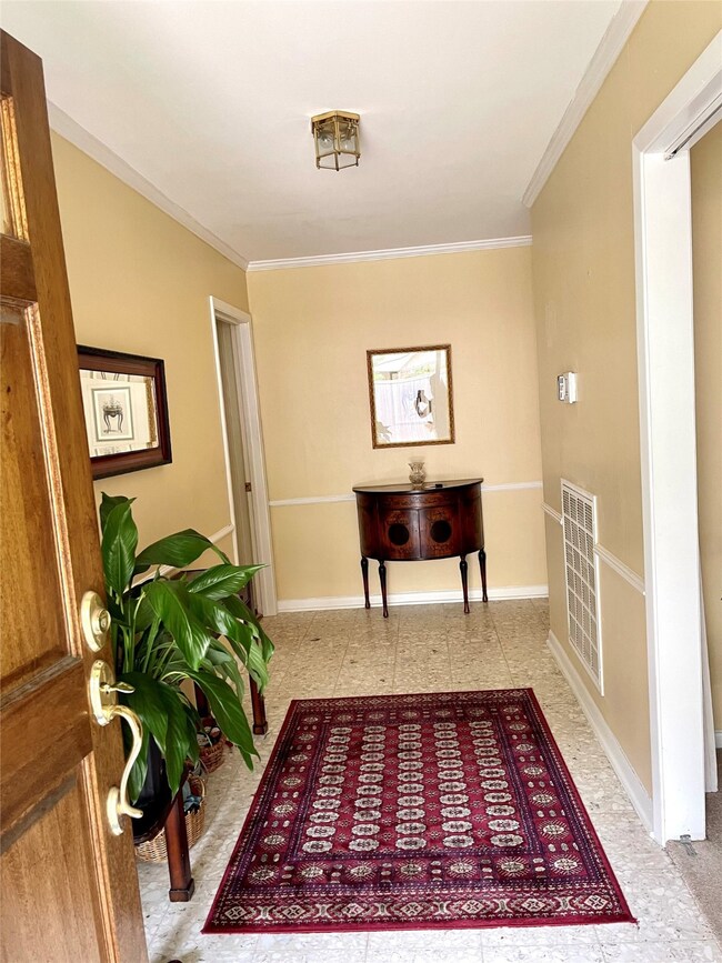 10026 Candlewood Dr, Houston, TX 77042 - photo 3