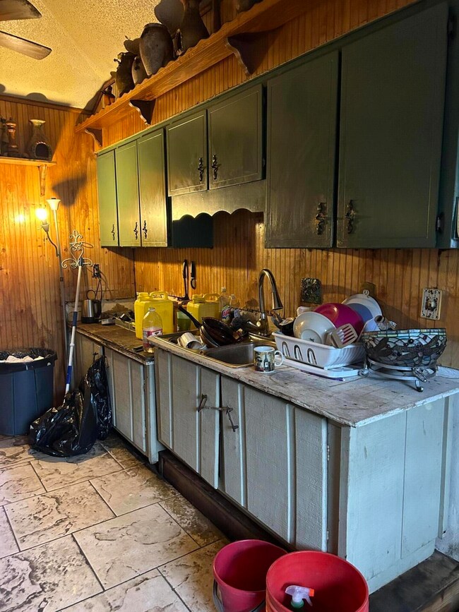 1002 Quail Hollow Fixer Upper