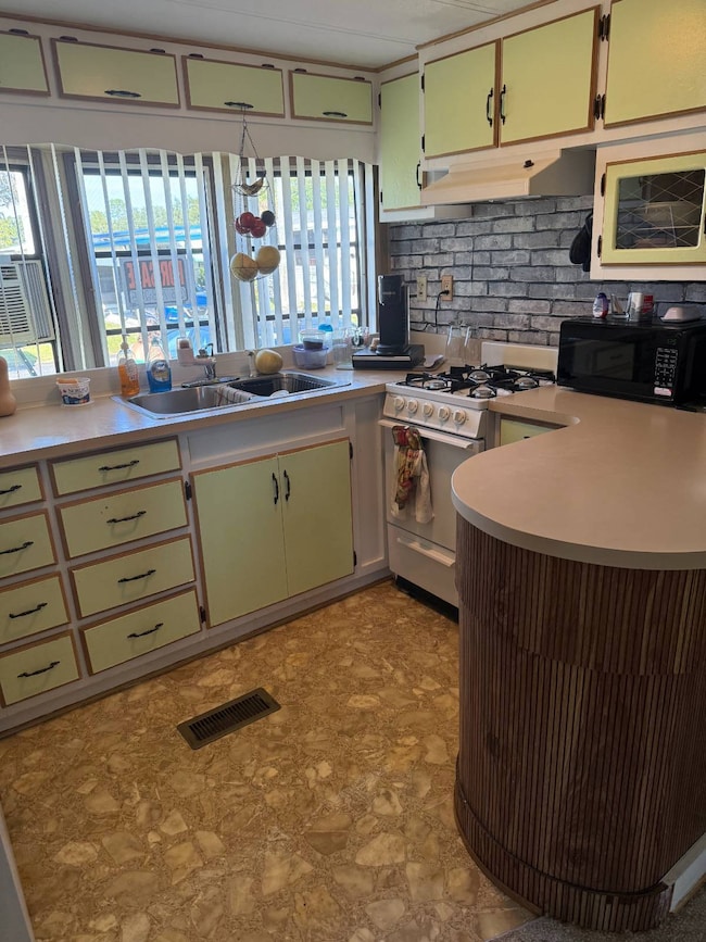 3331 Gall Blvd unit 341, Zephyrhills, FL 33541 - photo 6