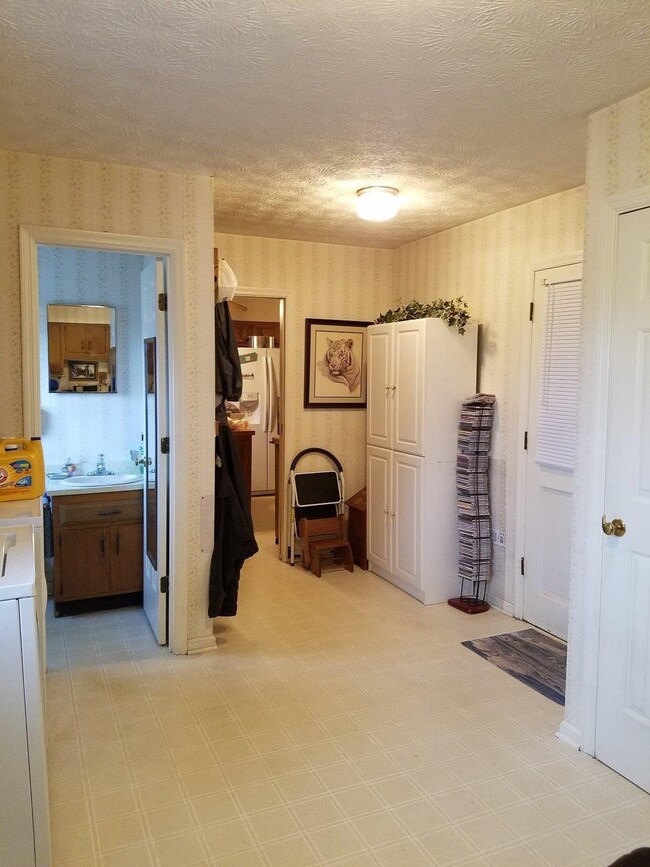 1030 Faulkner Ln, Danville, KY 40422 - photo 6